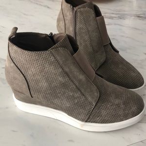 Wedge sneakers